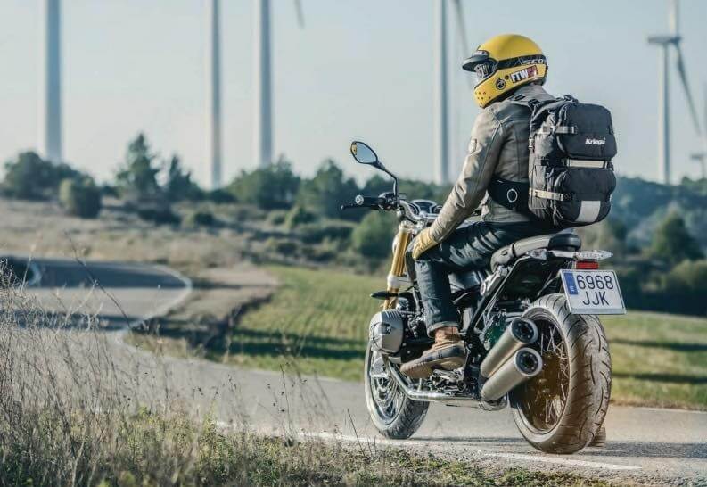 Đồ bảo hộ phượt moto