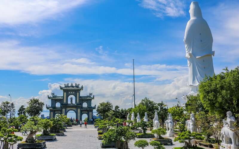 kinh nghiệm phượt đà nẵng chùa linh ứng