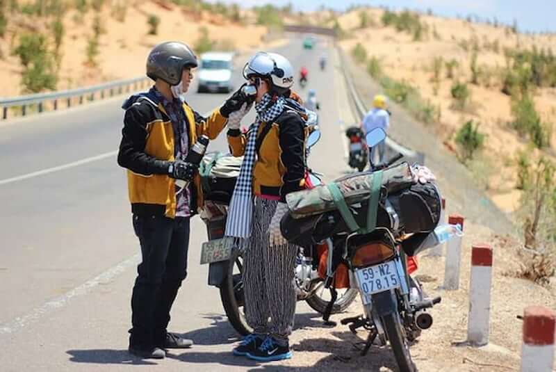 biker có thể trang bị tấm lót chống ê mông khi đi xe máy