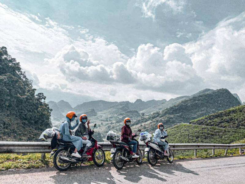 gợi ý stt đi phượt cùng bạn bè thú vị