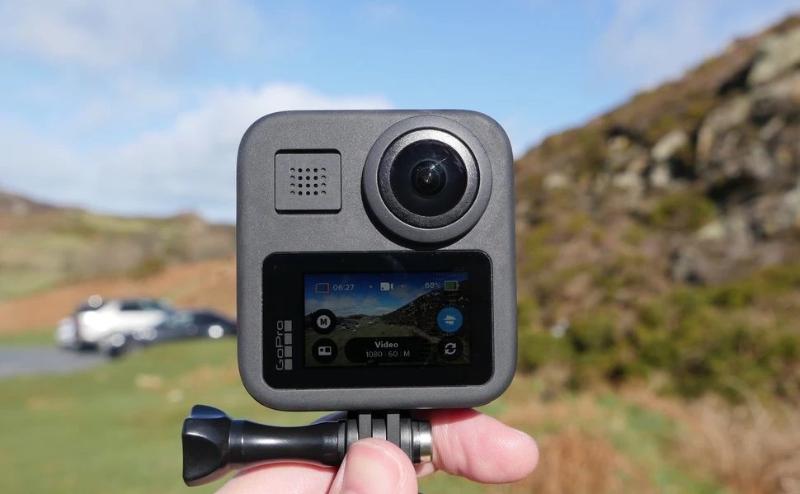 Camera hành trình xe máy: máy quay đi phượt góc quay rộng
