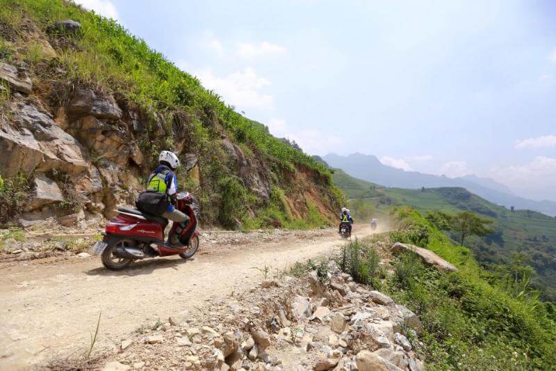 phượt xa bằng xe grande